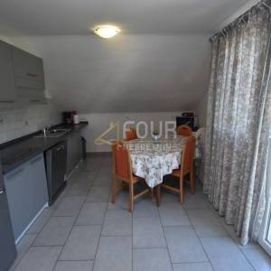 Otok Krk, kuća s 3 apartmana i pogledom na more