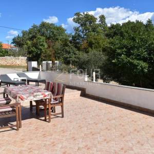 Otok Krk, kuća s 3 apartmana i pogledom na more
