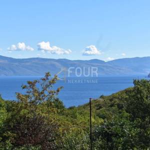 Otok Krk, kuća s 3 apartmana i pogledom na more