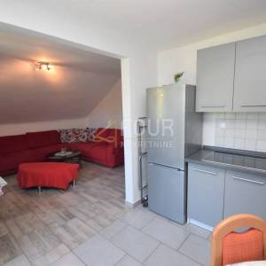 Otok Krk, kuća s 3 apartmana i pogledom na more