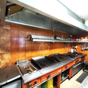 Otok Krk, kuća s restoranom i apartmanom, prvi red do mora!