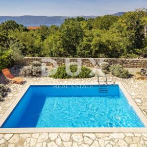 OTOK KRK, LINARDIĆI - Kuća s bazenom i pogledom na more