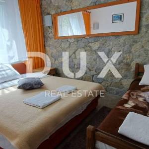 OTOK KRK, LINARDIĆI - lijepa kuća s pet apartmana