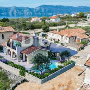 OTOK KRK, LINARDIĆI - Mediteranska vila s bazenom 
