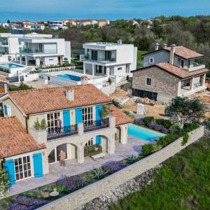 OTOK KRK, LINARDIĆI - Mediteranska vila s bazenom 