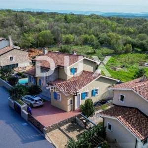 OTOK KRK, LINARDIĆI - Mediteranska vila s bazenom 