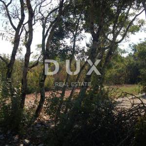 OTOK KRK, LINARDIĆI (OKOLICA) - Kuća s bazenom