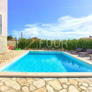 Otok Krk, Linardići, samostojeća kuća, 170m2