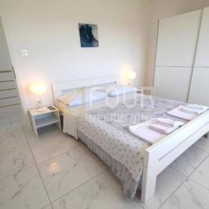 Otok Krk, Linardići, samostojeća kuća, 170m2