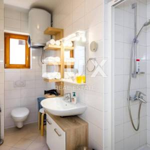 Otok Krk - Luxuzni apartman u novogradnji prvi red do mora!