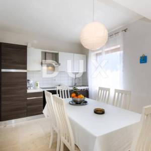 Otok Krk - Luxuzni apartman u novogradnji prvi red do mora!