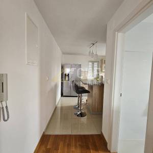 Otok Krk, Malinska, 100.02m2, 3s+db, 2 lođe, pogled na more