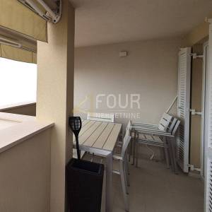 Otok Krk, Malinska, 100.02m2, 3s+db, 2 lođe, pogled na more