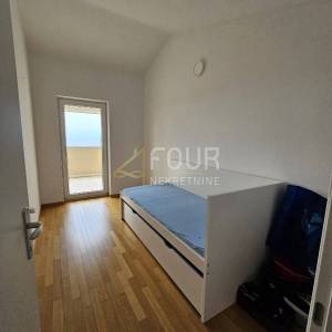 Otok Krk, Malinska, 100.02m2, 3s+db, 2 lođe, pogled na more