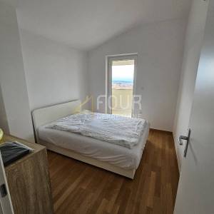 Otok Krk, Malinska, 100.02m2, 3s+db, 2 lođe, pogled na more