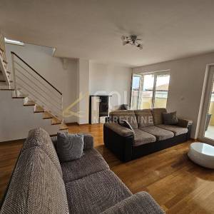 Otok Krk, Malinska, 100.02m2, 3s+db, 2 lođe, pogled na more