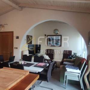 Otok Krk, Malinska, 2s+db, apartman s terasom i pogledom na more