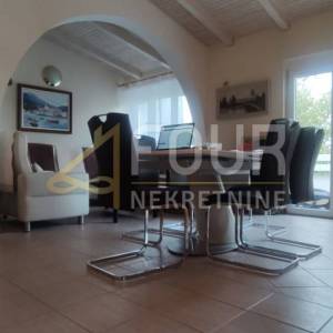 Otok Krk, Malinska, 2s+db, apartman s terasom i pogledom na more