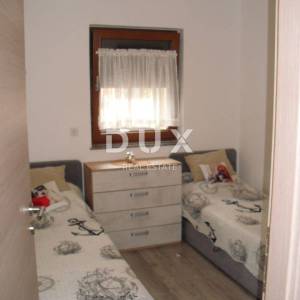 OTOK KRK, MALINSKA - 3S+DB u prizemlju sa okućnicom 400 m2
