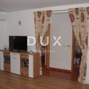 OTOK KRK, MALINSKA - 3S+DB u prizemlju sa okućnicom 400 m2
