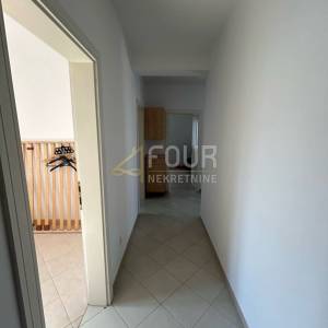 Otok Krk, Malinska, 56.20m2, 2s+db, terasa, okućnica