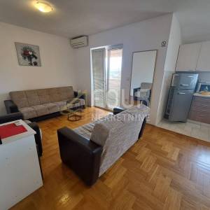 Otok Krk, Malinska, 61m2, 2s+db, terasa