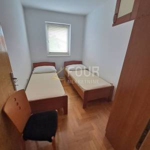 Otok Krk, Malinska, 61m2, 2s+db, terasa