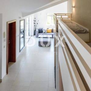 OTOK KRK, MALINSKA - Apartman 4S+DB na 200m od mora