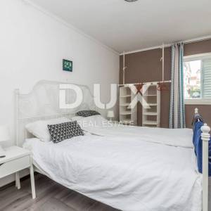 OTOK KRK, MALINSKA - apartmanska kuća s dva bazena i pogledom na more