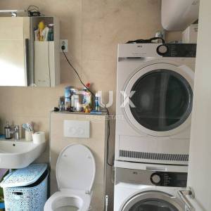 OTOK KRK, MALINSKA - Četverosobni dvoetažni apartman sa pogledom na more