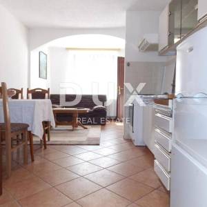 OTOK KRK, MALINSKA - Dvojna kuća sa 7 apartmana