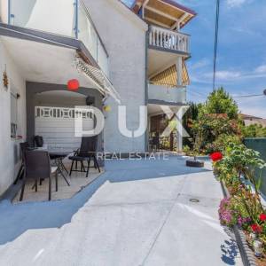 OTOK KRK, MALINSKA - Dvojna kuća s 4 apartmana i pogledom na more