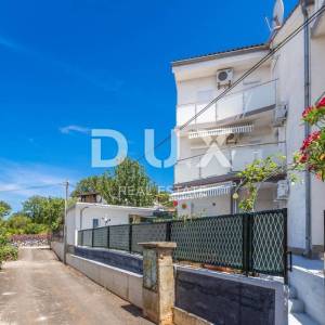 OTOK KRK, MALINSKA - Dvojna kuća s 4 apartmana i pogledom na more