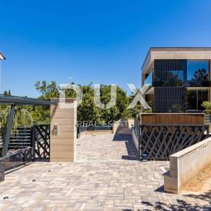 OTOK KRK, MALINSKA - Ekskluzivan Penthouse s privatnim bazenom blizu mora