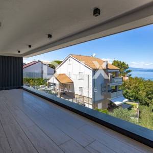 OTOK KRK, MALINSKA - Ekskluzivan Penthouse s privatnim bazenom blizu mora