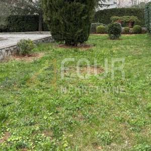 Otok Krk, Malinska, građevinsko zemljište 985m2