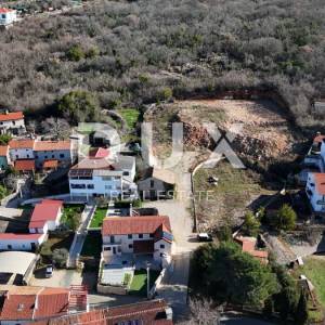 OTOK KRK, MALINSKA - Investicijsko zemljište s prekrasnim pogledom