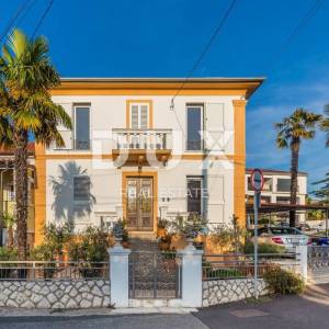 OTOK KRK, MALINSKA - Kamena vila blizu mora