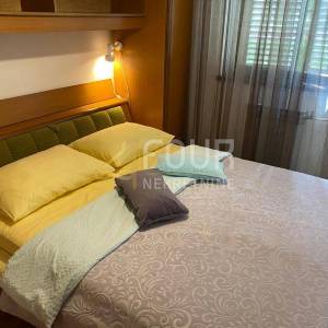 Otok Krk, Malinska, kuća s 2 stana i bazenom