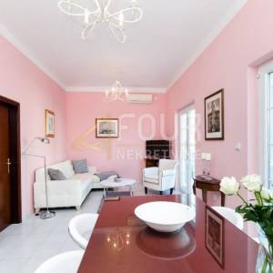 Otok Krk, Malinska, kuća s bazenom i 9 apartmana