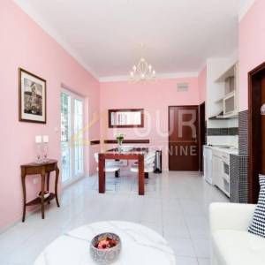 Otok Krk, Malinska, kuća s bazenom i 9 apartmana