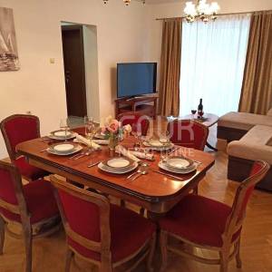 Otok Krk, Malinska, kuća s 4 stana, bungalov, uređna okućnica, blizina mora