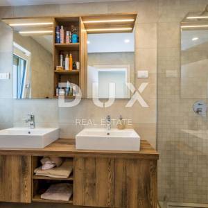 OTOK KRK, MALINSKA - Luksuzni penthouse s bazenom i panoramskim pogledom na more