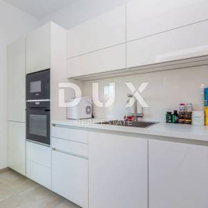 OTOK KRK, MALINSKA - Luksuzni penthouse s bazenom i panoramskim pogledom na more