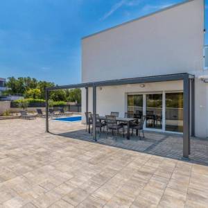 OTOK KRK, MALINSKA - Moderna dvojna vila s bazenom