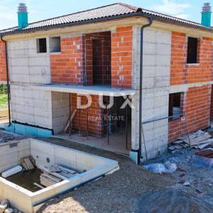 OTOK KRK, MALINSKA - Moderna dvojna kuća s pogledom na more