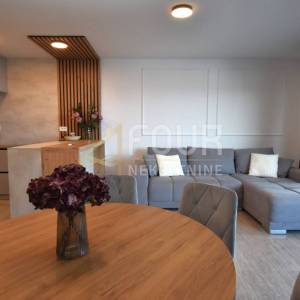 Otok Krk, Malinska, novogradnja, 88.42m2, 3s+db, bazen, okućnica