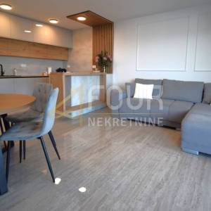 Otok Krk, Malinska, novogradnja, 88.42m2, 3s+db, bazen, okućnica
