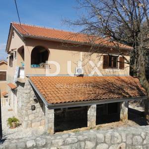 OTOK KRK, MALINSKA - Obiteljska kuća sa poslovnim prostorom