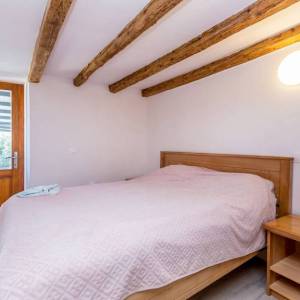 OTOK KRK, MALINSKA - Obnovljena starina
